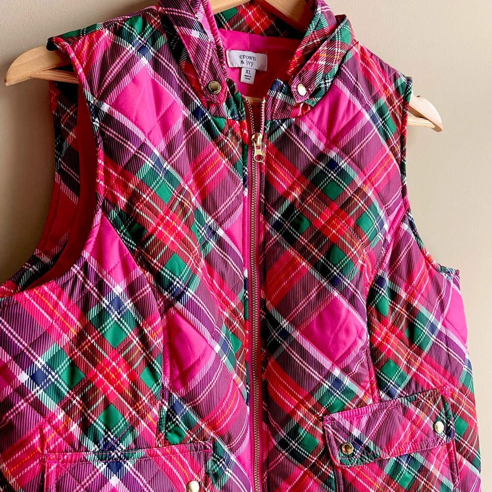 crown & ivy Women’s Pink Red Green Tartan Plaid Quilted Vest - Picture 2 of 3